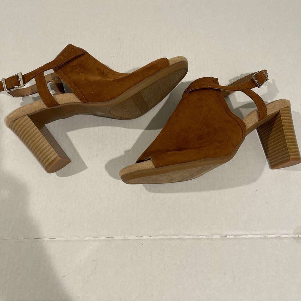 Women’s Giani Bernini Alessio Brown Peep Toe Block Heel Buckle Booties Size 11! - Picture 9 of 9